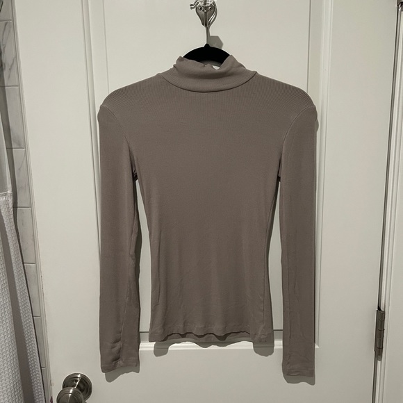 Apricot Lane Ribbed Turtleneck Top - Picture 2 of 5
